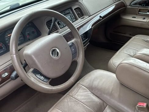 Used 2005 Mercury Grand Marquis LSE RWD image 9