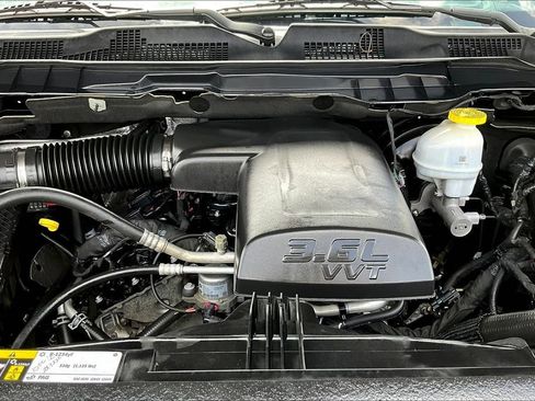 Used 2024 RAM 1500 Warlock AWD/4WD image 32