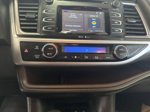 Used 2015 Toyota Highlander Plus AWD/4WD image 16