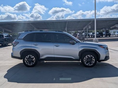Used 2026 Subaru Forester Premium AWD/4WD image 6