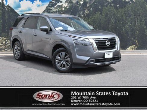 Used 2024 Nissan Pathfinder SV AWD/4WD image 1