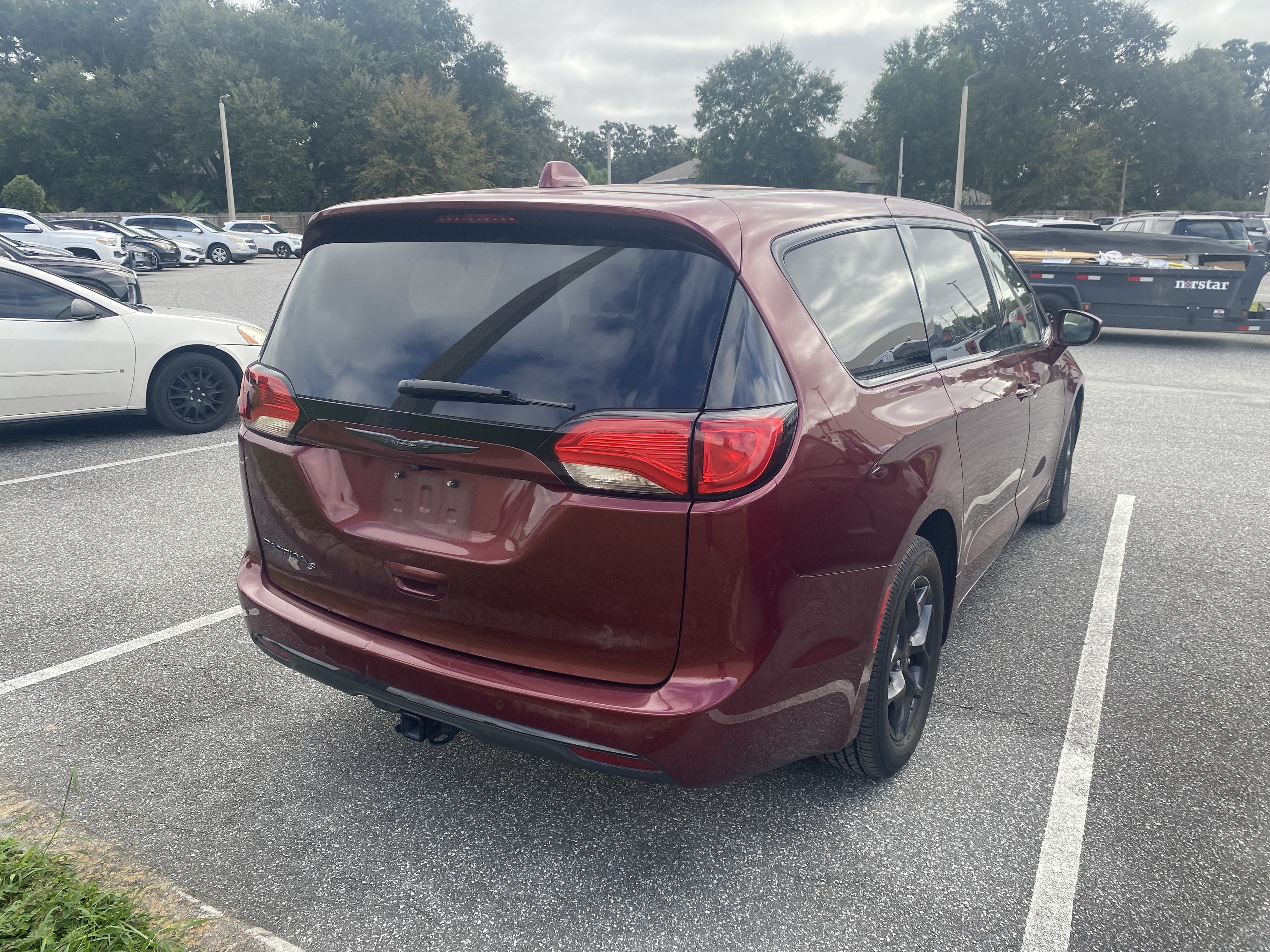 Used 2020 Chrysler Pacifica Touring FWD image 13