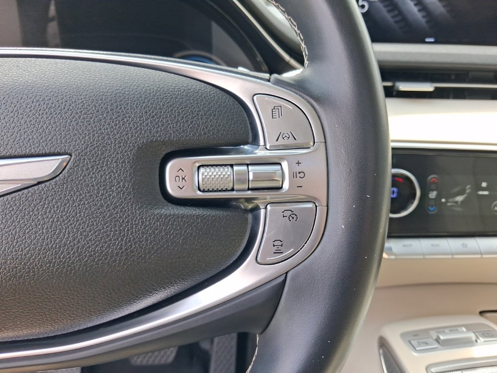 Used 2022 Genesis GV70 2.5T w/ Select Package AWD/4WD image 20