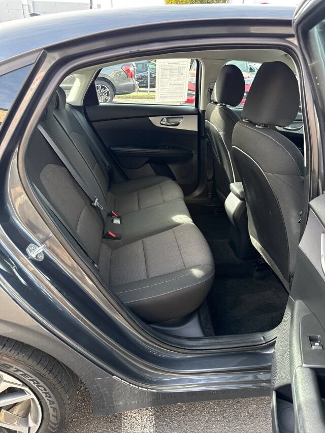 Used 2022 Kia Forte LXS FWD image 15