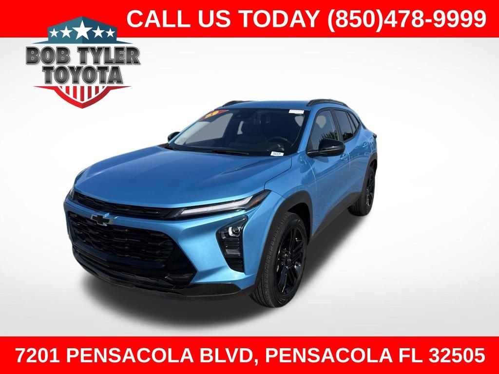 Used 2025 Chevrolet Trax ACTIV w/ Driver Confidence Package FWD image 1