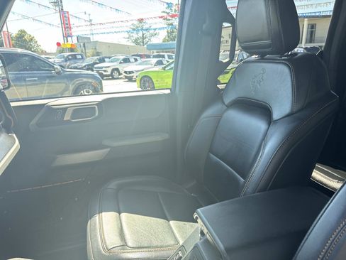 Used 2023 Ford Bronco Badlands image 15