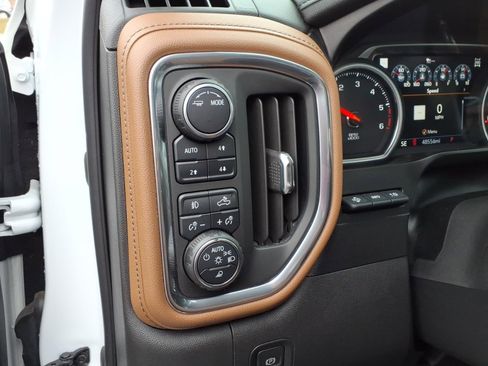 Used 2021 Chevrolet Silverado 1500 High Country w/ Technology Package image 23