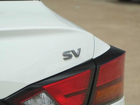 Used 2024 Nissan Altima 2.5 SV FWD image 8