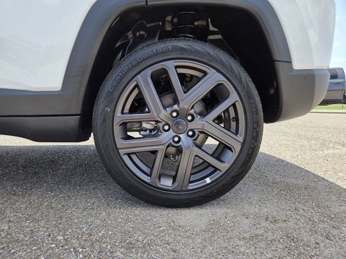 New 2026 Jeep Compass Limited image 9