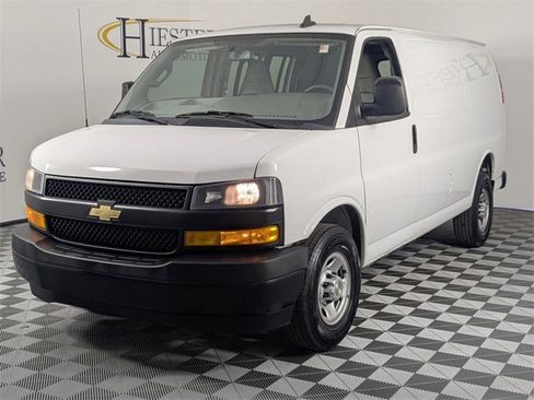 Used 2022 Chevrolet Express 2500 w/ Driver Convenience Package image 4
