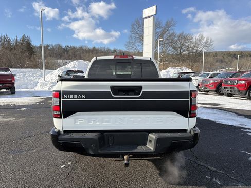 Used 2024 Nissan Frontier SV w/ Hardbody Edition image 6