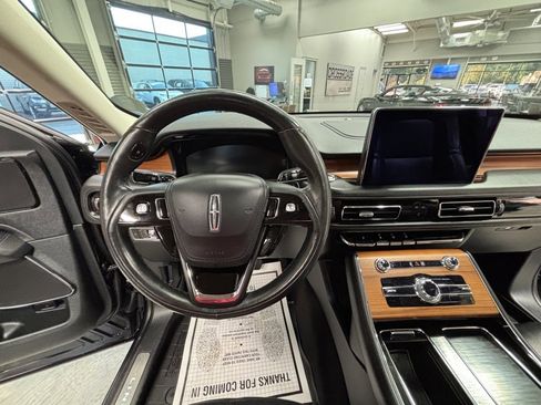 Used 2020 Lincoln Aviator Reserve w/ Equipment Group 201A image 13