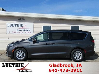 Used 2022 Chrysler Pacifica Touring-L
