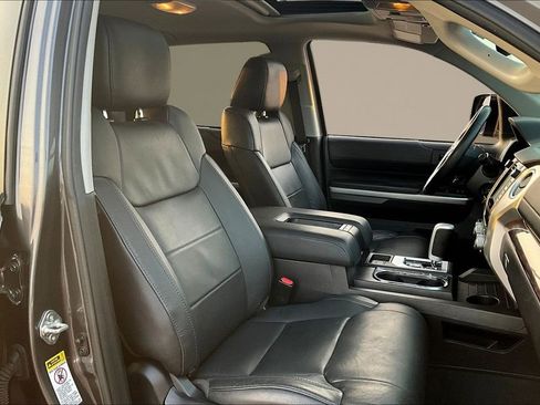 Used 2016 Toyota Tundra Limited w/ Limited Premium Package image 32