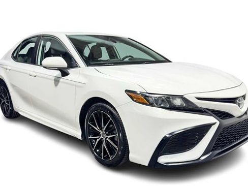 Used 2021 Toyota Camry SE w/ Convenience Package image 7