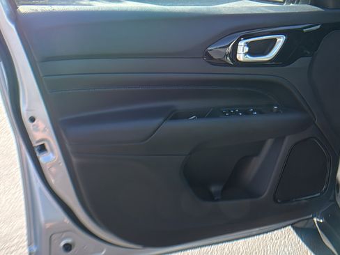 New 2026 Jeep Compass Limited image 17