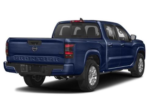 Used 2022 Nissan Frontier SV AWD/4WD image 2