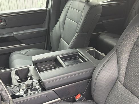 Used 2025 Toyota Tundra Limited image 26