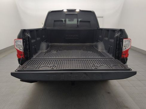 Used 2018 Nissan Titan SV w/ SV Convenience Package image 29