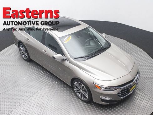 Used 2024 Chevrolet Malibu LT FWD image 3