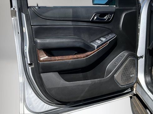 Used 2019 Chevrolet Suburban LT AWD/4WD image 20