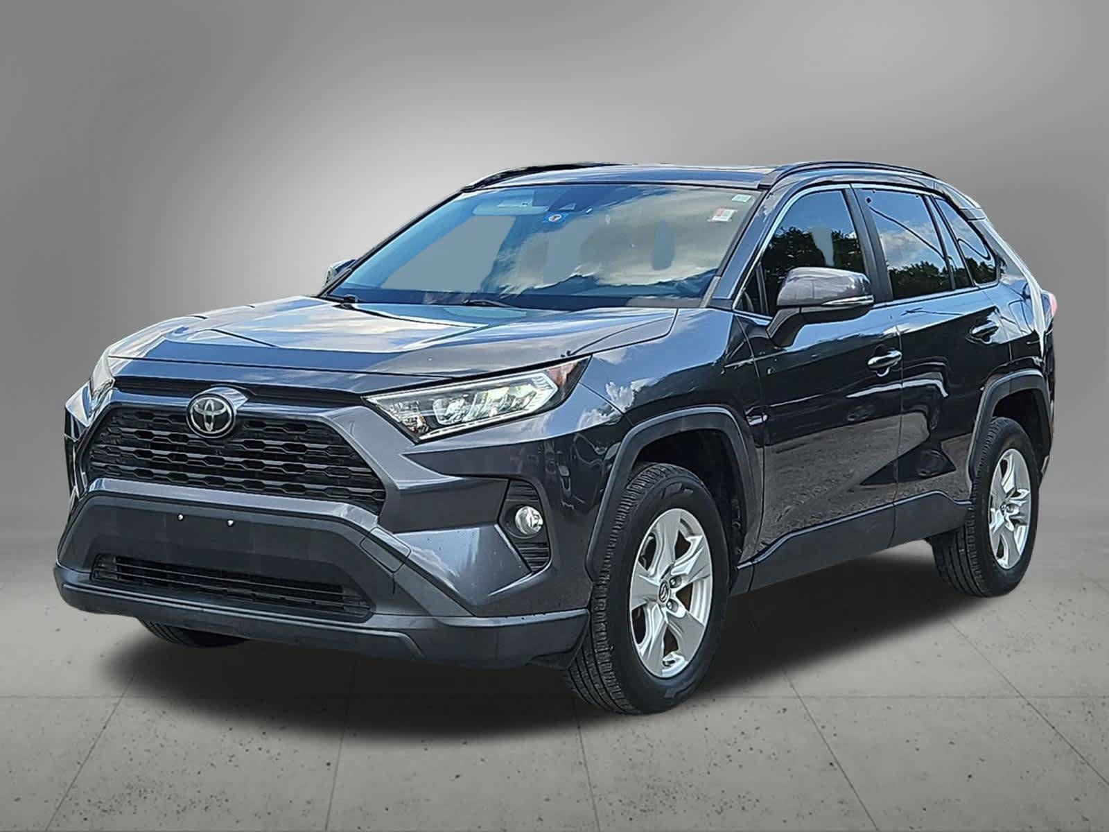 Used 2019 Toyota RAV4 XLE w/ Convenience Package FWD image 10