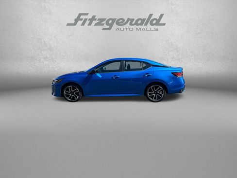 Used 2025 Nissan Sentra SR FWD image 5
