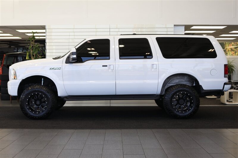 Used 2005 Ford Excursion XLT AWD/4WD image 4