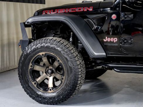 Used 2018 Jeep Wrangler Unlimited Rubicon w/ Dual Top Group image 12