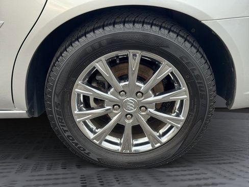 Used 2009 Buick Lucerne CXL image 28