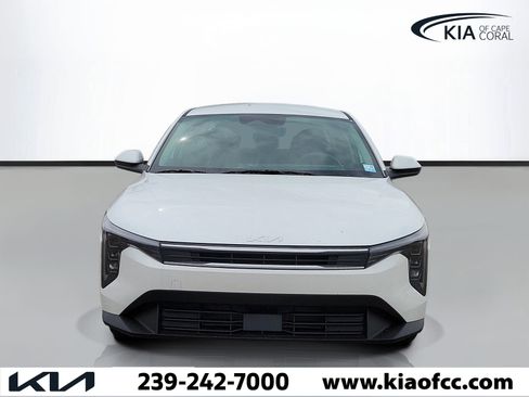 New 2026 Kia K4 FWD image 2