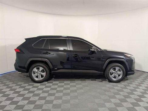 Used 2024 Toyota RAV4 LE AWD/4WD image 4