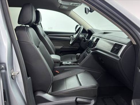 Used 2023 Volkswagen Atlas SE w/ Black Wheel Package FWD image 22