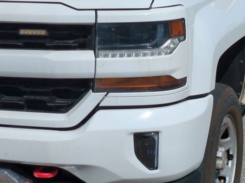 Used 2018 Chevrolet Silverado 1500 W/T w/ Trailering Package AWD/4WD image 11