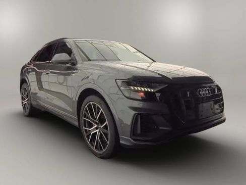 Used 2019 Audi Q8 Prestige image 2