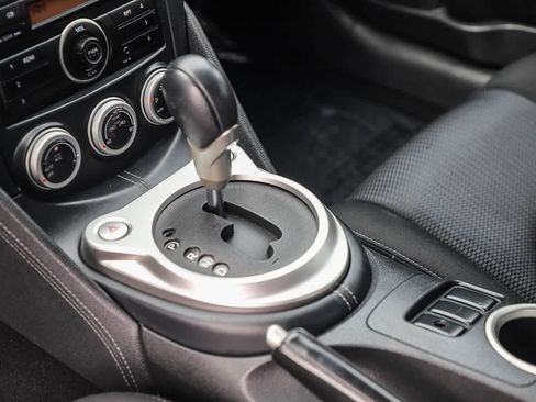 Used 2013 Nissan 370Z Coupe w/ Sport Pkg RWD image 19