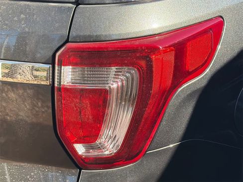 Used 2018 Ford Explorer Limited w/ Equipment Group 301A image 9