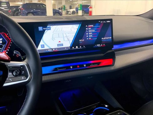 Certified 2025 BMW M5 w/ Executive Package image 14