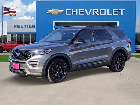 Used 2023 Ford Explorer ST-Line w/ Class IV Trailer Tow Package image 3