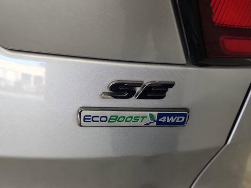 Used 2019 Ford Escape SE image 17