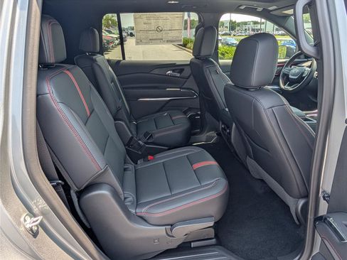New 2026 Chevrolet Traverse RS AWD/4WD image 8