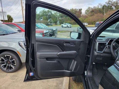 New 2026 GMC Canyon Elevation w/ Convenience Package image 12