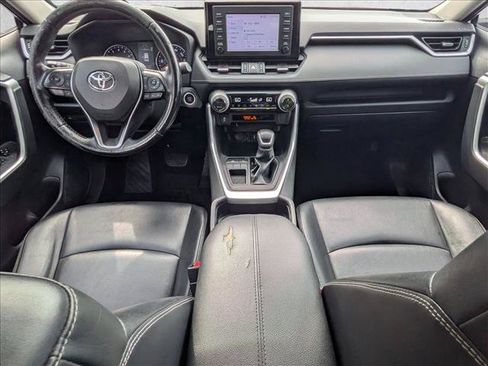 Used 2019 Toyota RAV4 XLE Premium FWD image 16