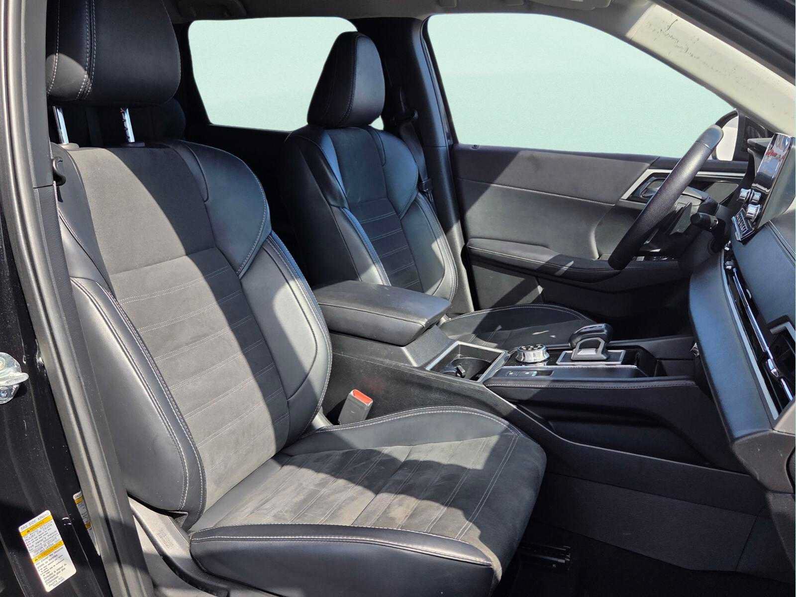 Used 2024 Mitsubishi Outlander SE AWD/4WD image 19