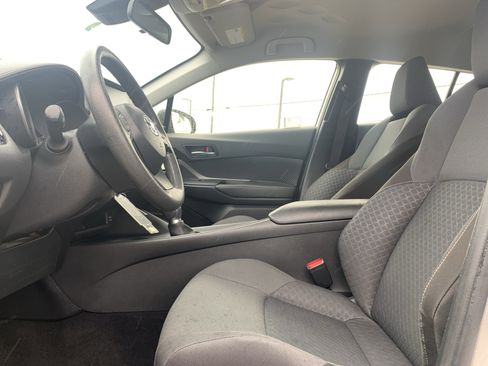 Used 2020 Toyota C-HR LE image 16