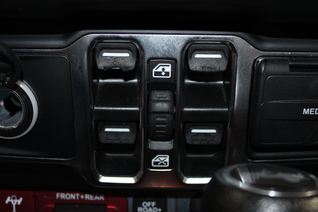 Used 2024 Jeep Wrangler Unlimited Rubicon 4xe AWD/4WD image 47
