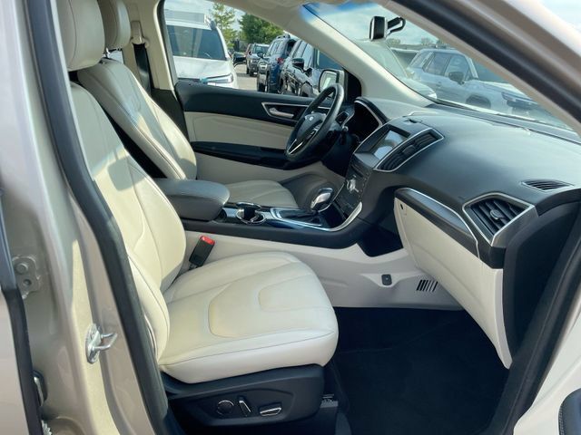 Used 2017 Ford Edge Titanium w/ Technology Package AWD/4WD image 17