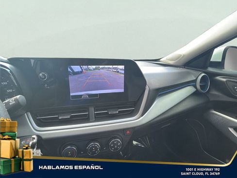 Used 2025 Chevrolet Trax LS w/ LS Convenience Package image 21