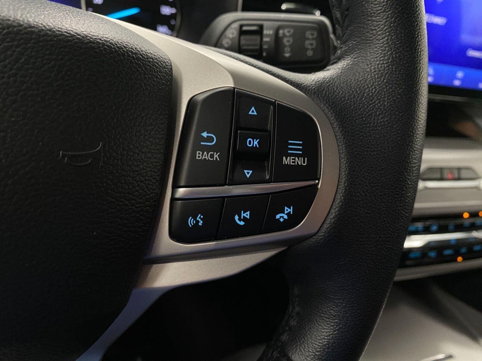 Used 2023 Ford Explorer XLT w/ Equipment Group 202A AWD/4WD image 17