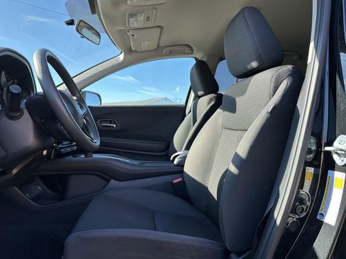 Certified 2022 Honda HR-V LX image 11